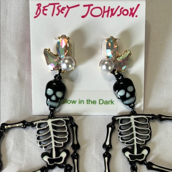 Betsey Johnson Glow in the Dark Skeleton Earrings Hinged Dangle NWT - Picture 4 of 8